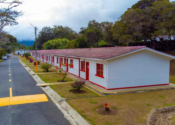 Hotel Y Cabanas - Centro Vacacional Comfandi Lago Calima