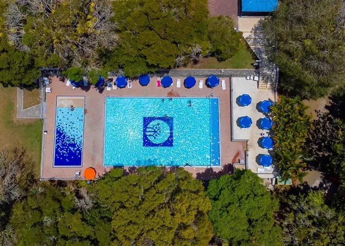 Hotel y Cabañas - Centro Vacacional Comfandi Lago Calima